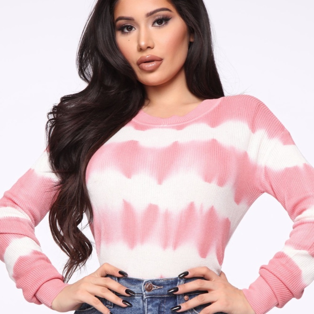 FASHION NOVA PINK AND WHITE TOP✨